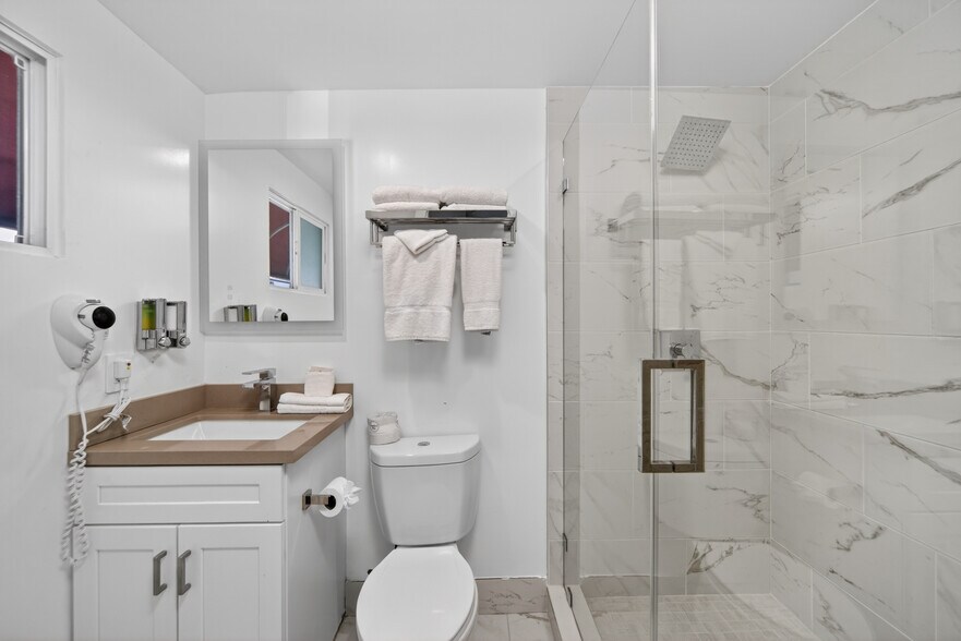 More Photos Of 12933 Ventura Blvd, Studio City Hotel For Sale