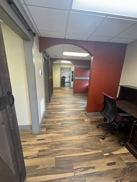 More Photos Of 1517 N Orange Blossom Trl, Orlando Office For Lease