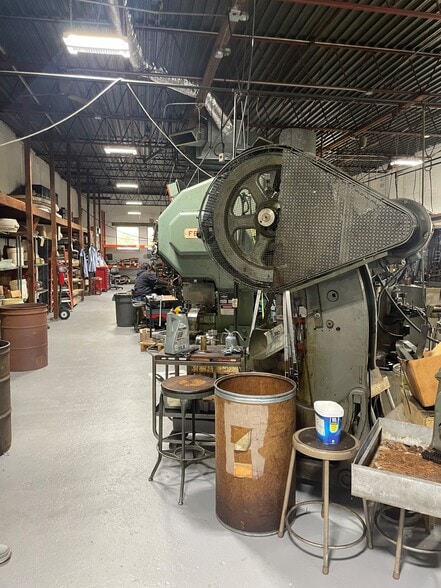 More Photos Of 1687 Roosevelt Ave, Bohemia Manufacturing For Sale