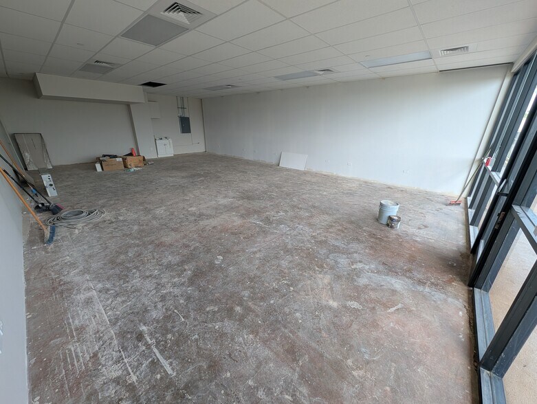 More Photos Of 94-1144 Ka Uka Blvd, Waipahu General Retail For Lease