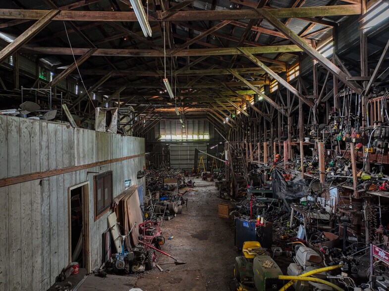More Photos Of 100 S Magnolia Ave, Hubbard Auto Repair For Sale