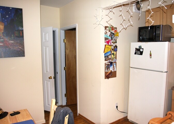 More Photos Of 723 Third Ave, New York Storefront Retail Residential For Lease