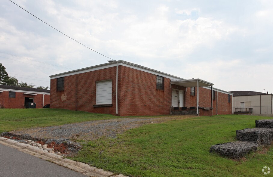More Photos Of 415 Foster Ave, Charlotte Flex For Lease