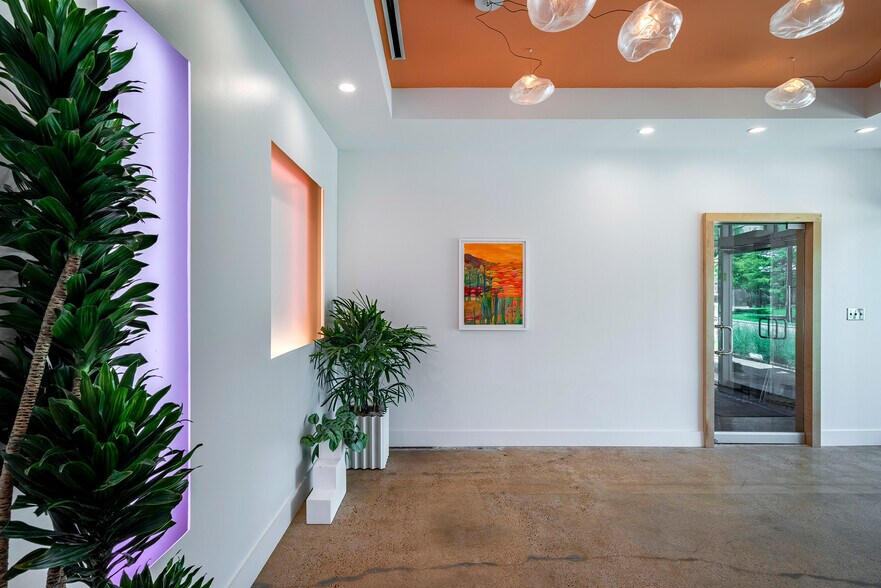 More Photos Of 1500 McGowen St, Houston Restaurant For Lease