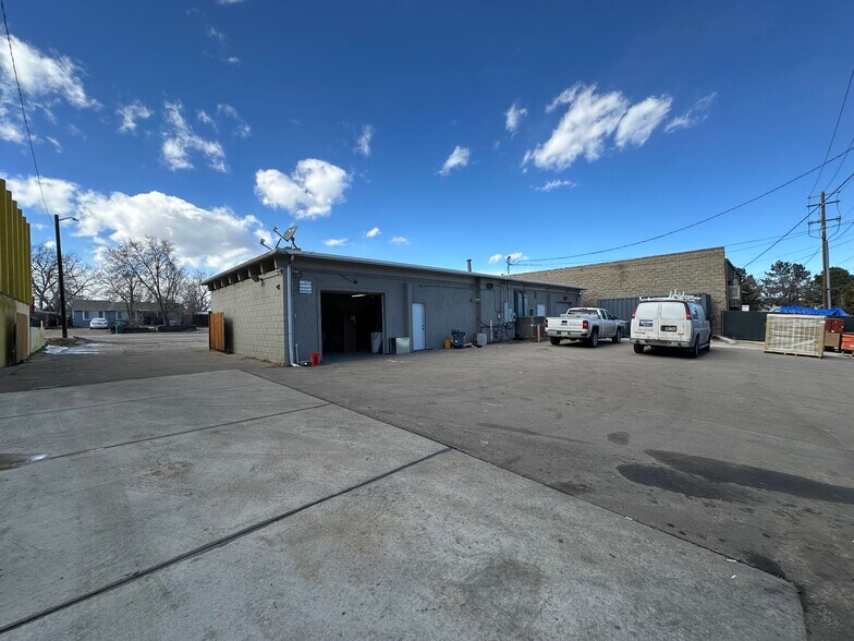 More Photos Of 3942 S Federal Blvd, Sheridan Freestanding For Lease