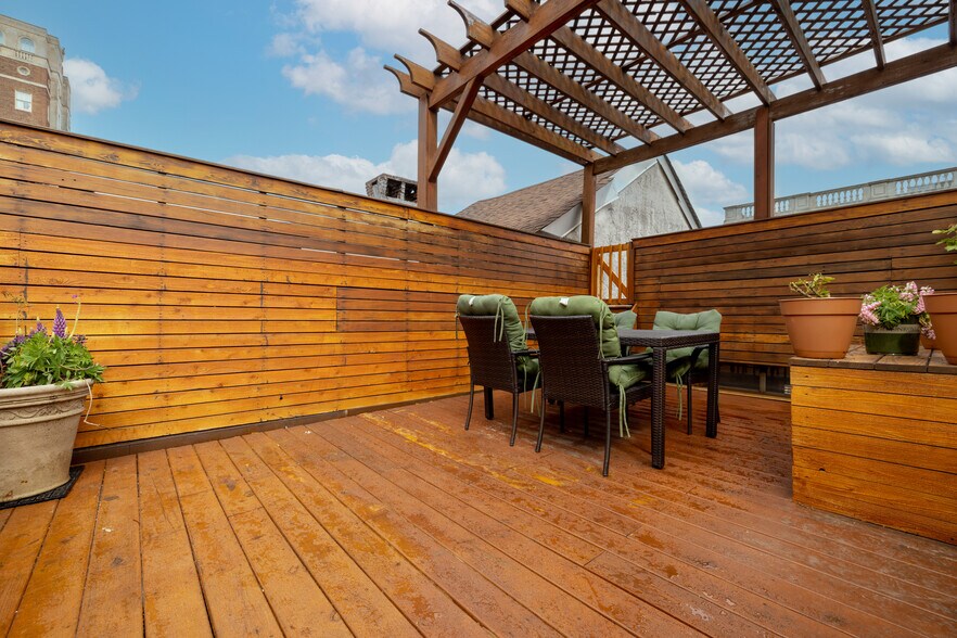 More Photos Of 132 Chestnut St, Philadelphia Loft Creative Space For Sale