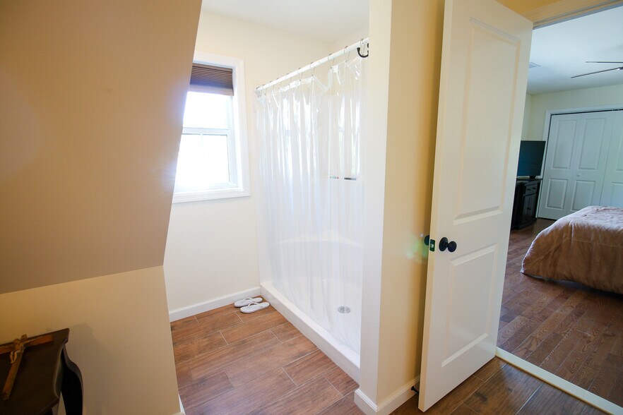 More Photos Of 368 E Main St, Middletown Restaurant For Sale