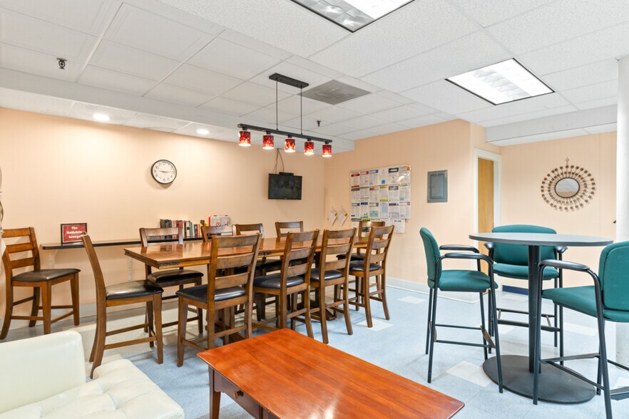 More Photos Of 307 Cumberland Ave, Portland Office For Sale