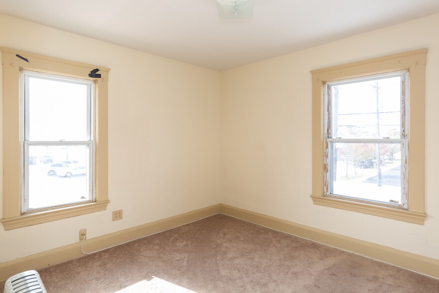 More Photos Of 6001 State Rd, Parma Restaurant For Sale