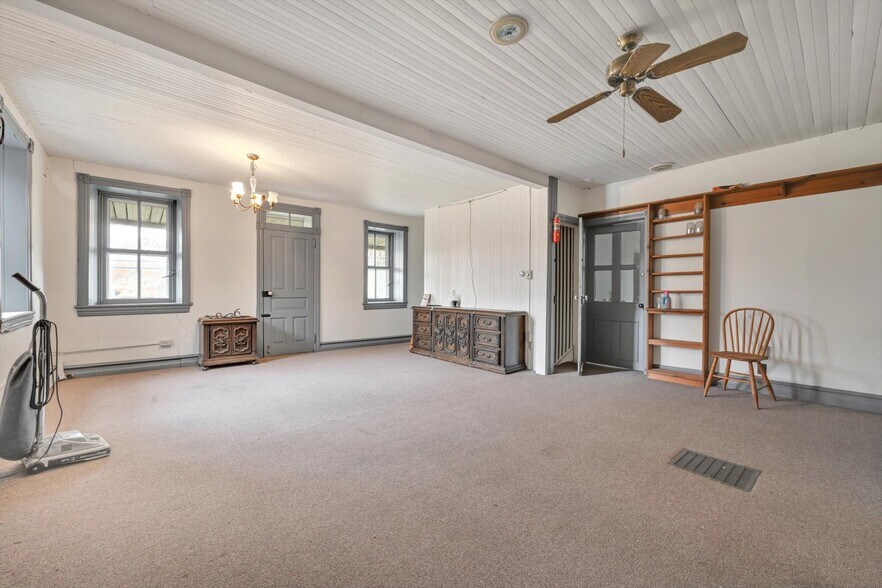 More Photos Of 349 Huffs Church Rd, Mertztown Restaurant For Sale