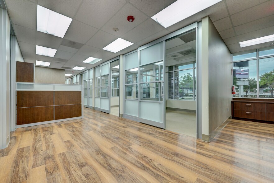 More Photos Of 12941 Gulf Fwy, Houston Office For Lease