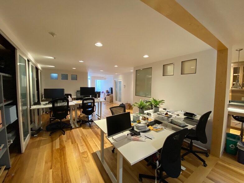 More Photos Of 335 S Van Ness Ave, San Francisco Flex For Lease