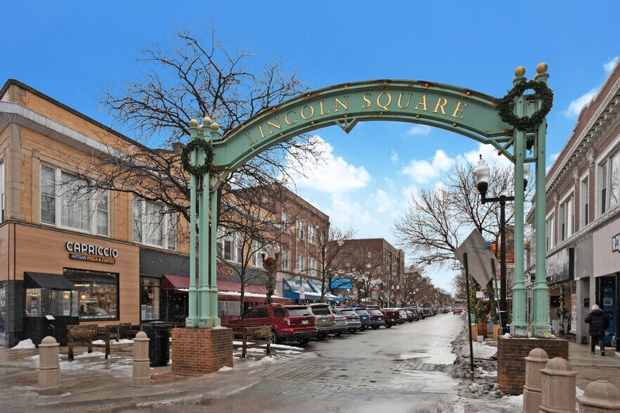 More Photos Of 4841 N Western Ave, Chicago Storefront Retail Office For Lease