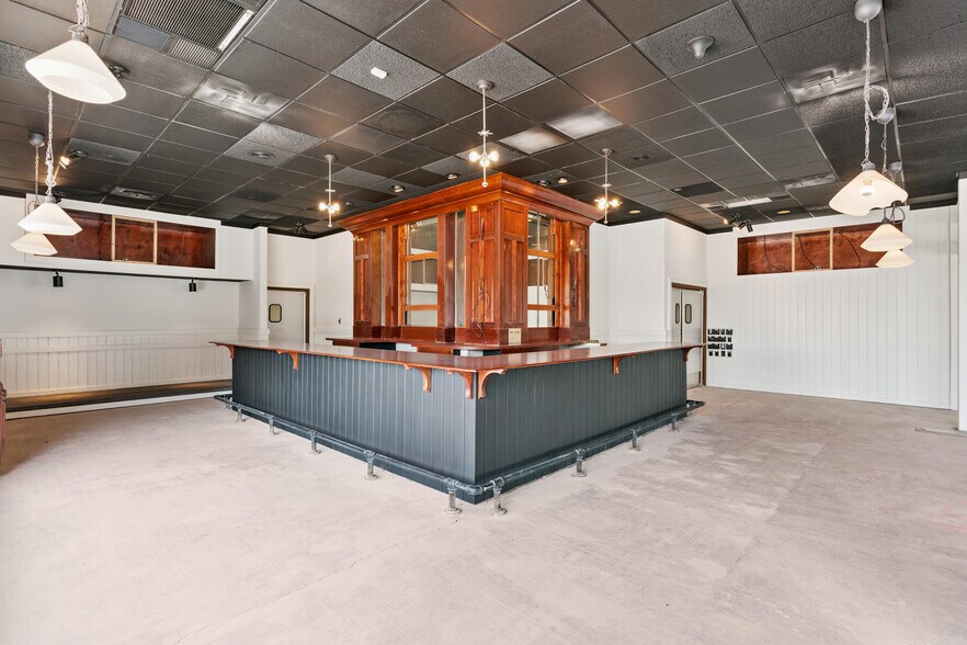 More Photos Of 1025 Magnolia Bluff Way SW, Darien Restaurant For Sale