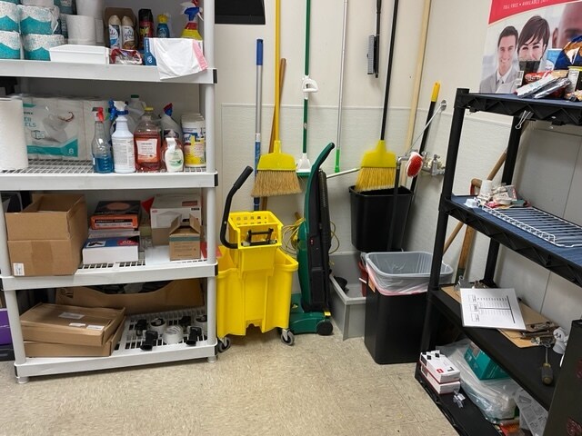 More Photos Of 1240-1270 E Brandon Blvd, Brandon Unknown For Lease