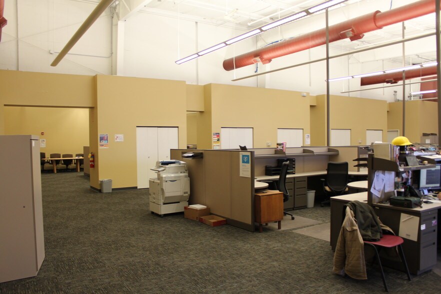 More Photos Of 8001 N University St, Peoria Office For Sale
