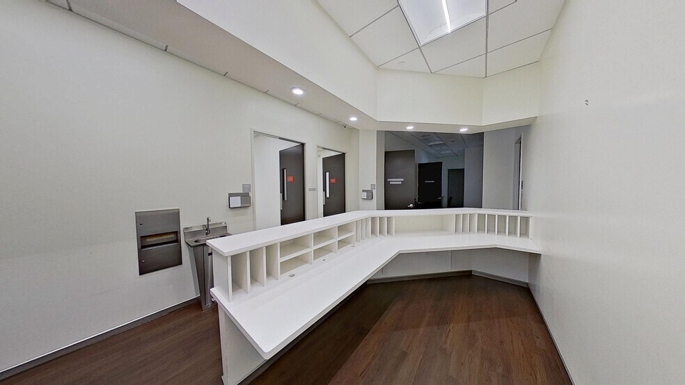 More Photos Of 520 Deep Valley Dr, Rolling Hills Estates Hospital For Lease