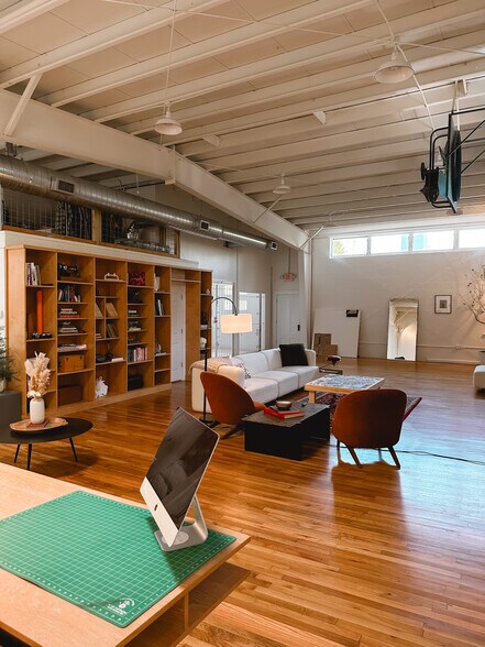 More Photos Of 1520 Center St, Houston Warehouse For Lease