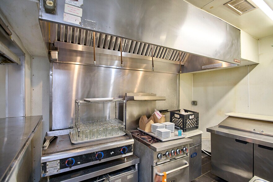 More Photos Of 15303 Midland Trl, Ansted Freestanding For Sale