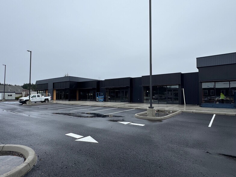 More Photos Of 1094 Valentine, Pacific General Retail For Sale