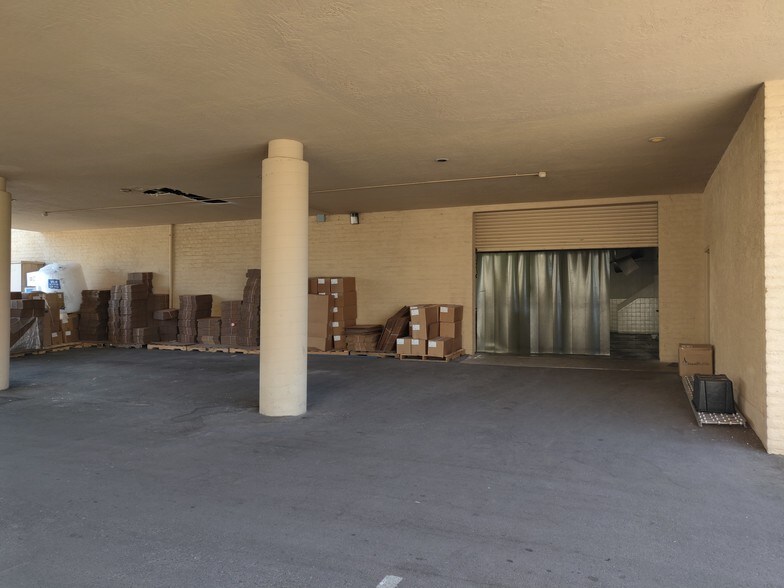 More Photos Of 2401 S 24th St, Phoenix Research And Development For Sale