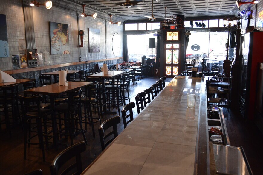 More Photos Of 21 Park Pl, West College Corner Specialty For Sale