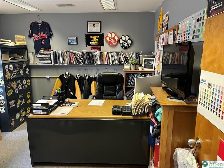 More Photos Of 749 E Ettwein St, Bethlehem Flex For Sale