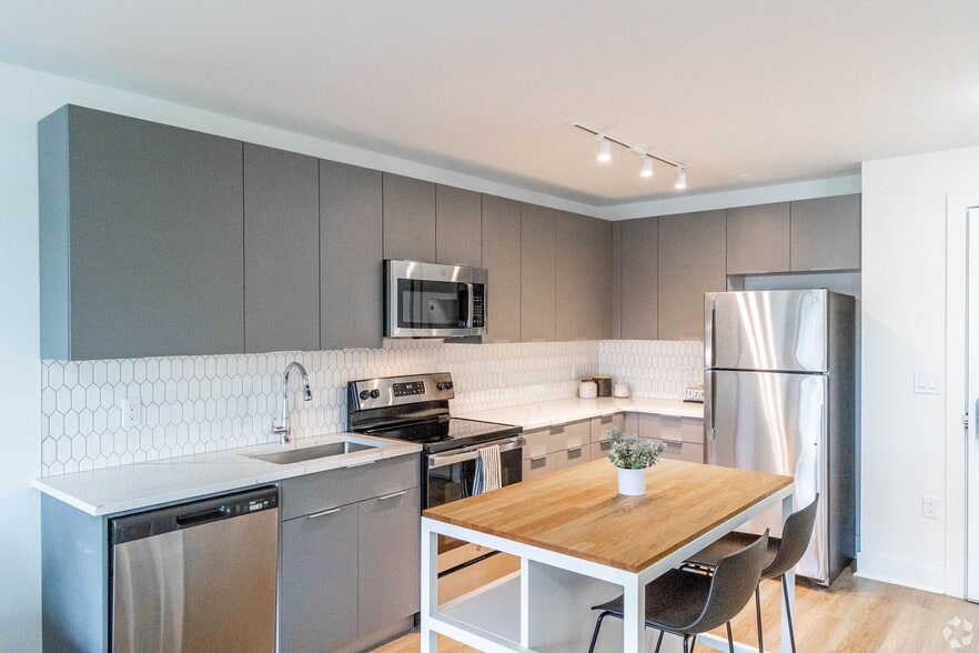 More Photos Of 10 W Westfield Ave W, Roselle Park Apartments For Lease