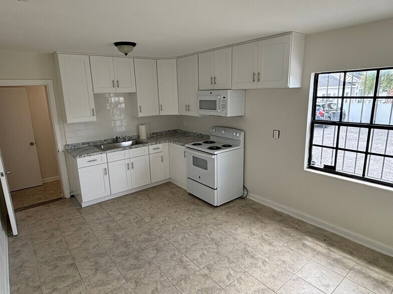 More Photos Of 246 W Hillsborough Ave, Tampa Office Residential For Lease