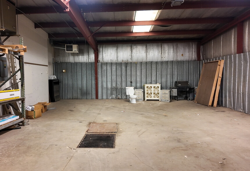 More Photos Of 1409 N K Ave, Sioux Falls Warehouse For Sale