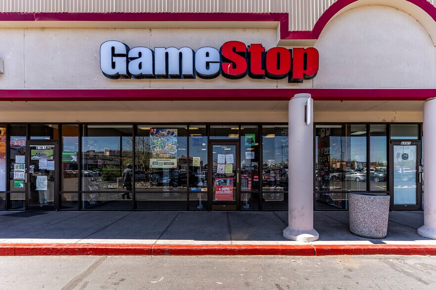 More Photos Of 2111-2199 W Williams Ave, Fallon Storefront For Sale