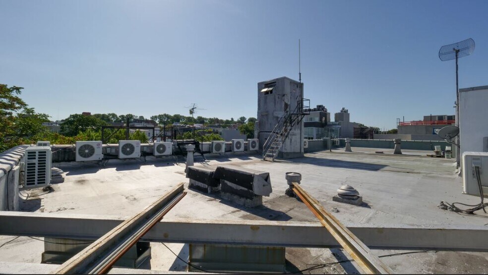 More Photos Of 275 20th St, Brooklyn Office For Sale