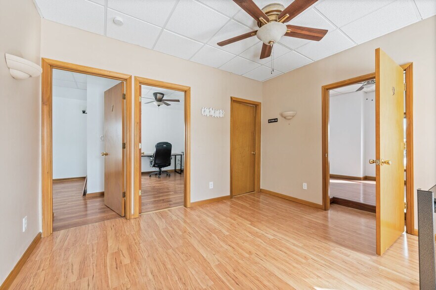 More Photos Of 28916 Euclid Ave, Wickliffe Office For Sale
