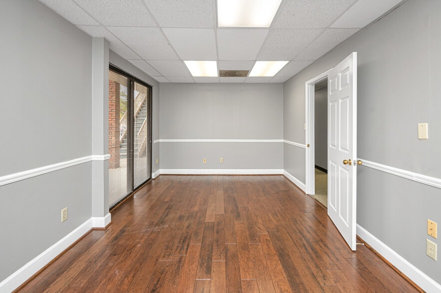 More Photos Of 1572 Montgomery Hwy, Birmingham Office For Lease