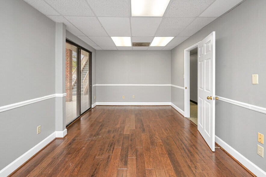 More Photos Of 1572 Montgomery Hwy, Birmingham Office For Lease
