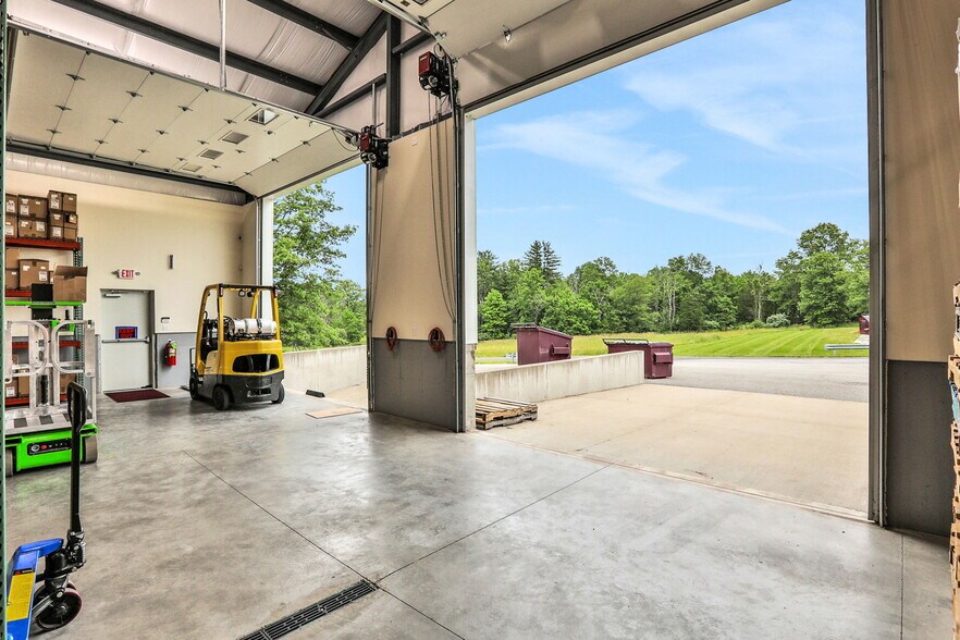 More Photos Of 269 Stone Schoolhouse Rd, Bloomingburg Warehouse For Sale