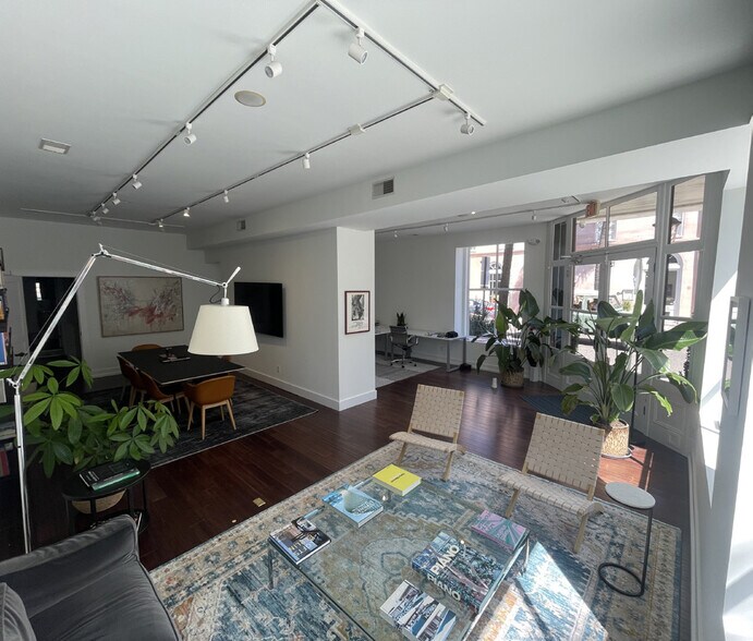 More Photos Of 12 Queen St, Charleston Storefront Retail Residential For Sale
