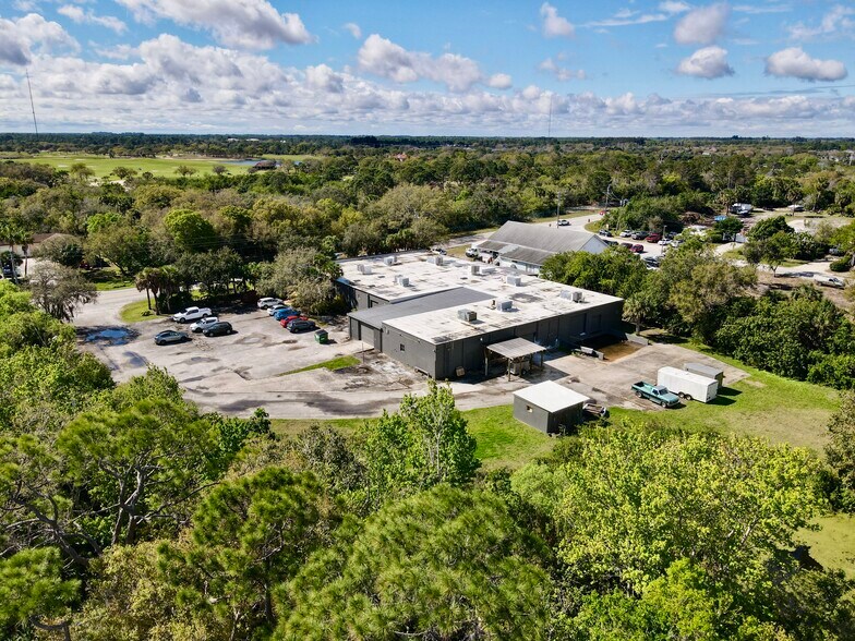 Primary Photo Of 5400 85th St, Vero Beach Showroom For Sale