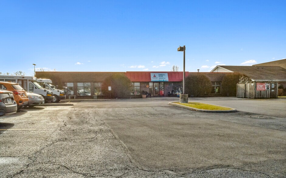 More Photos Of 925 E Nerge Rd, Roselle Daycare Center For Sale