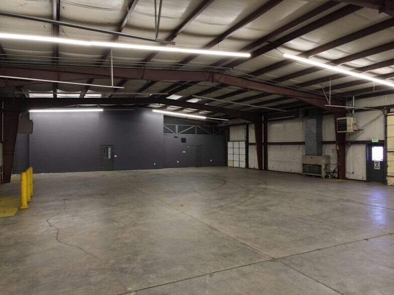 More Photos Of 2029 Brookside Ln, Kingsport Industrial For Sale