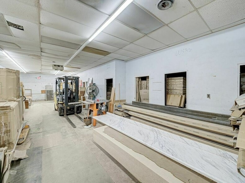 More Photos Of 300-306 W 1st Ave, Roselle Warehouse For Sale
