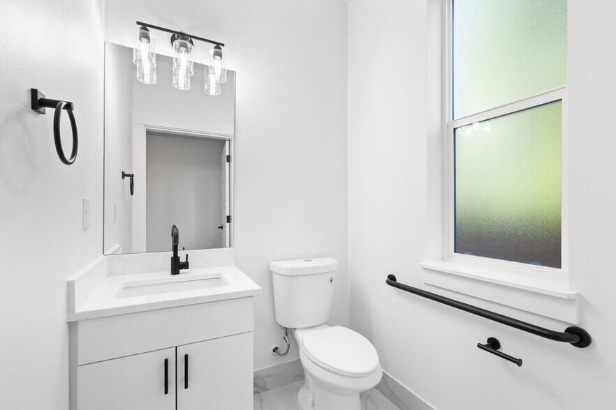 More Photos Of 1801 SE Brookwood Ave, Hillsboro Specialty For Sale