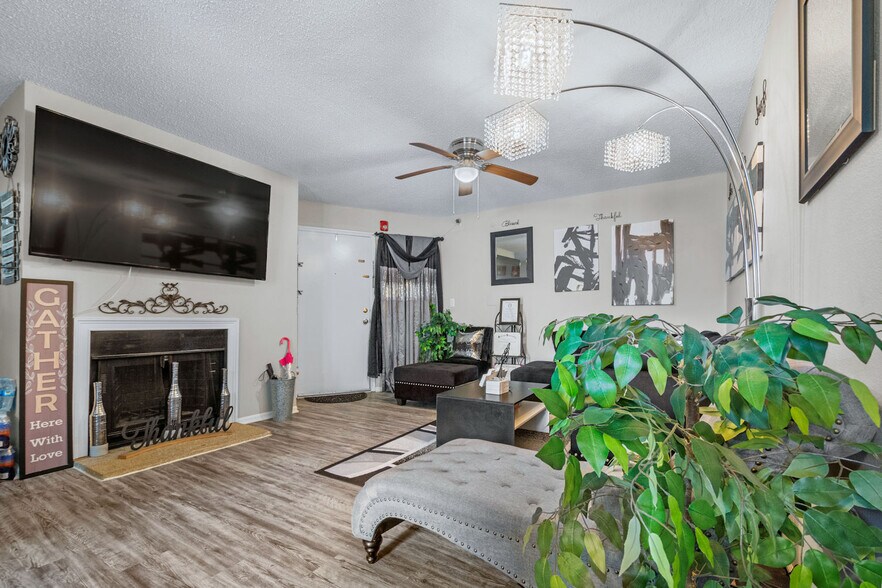 More Photos Of 509 N Westover Blvd, Albany Apartments For Sale
