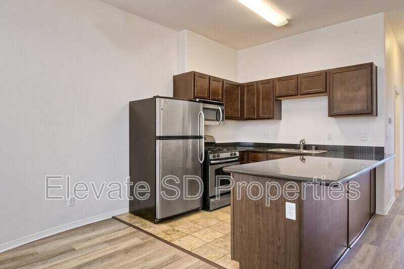 More Photos Of 819-825 D Ave, National City Apartments For Lease