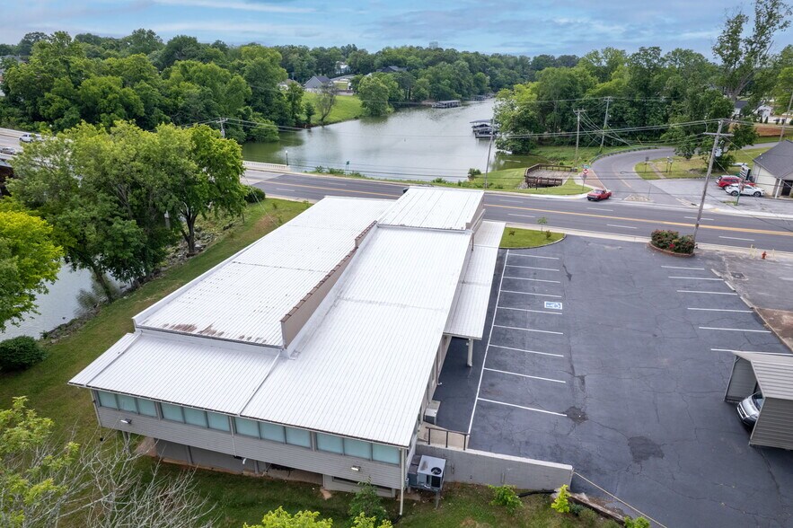 More Photos Of 410 Dinah Shore Blvd, Winchester Office Residential For Sale