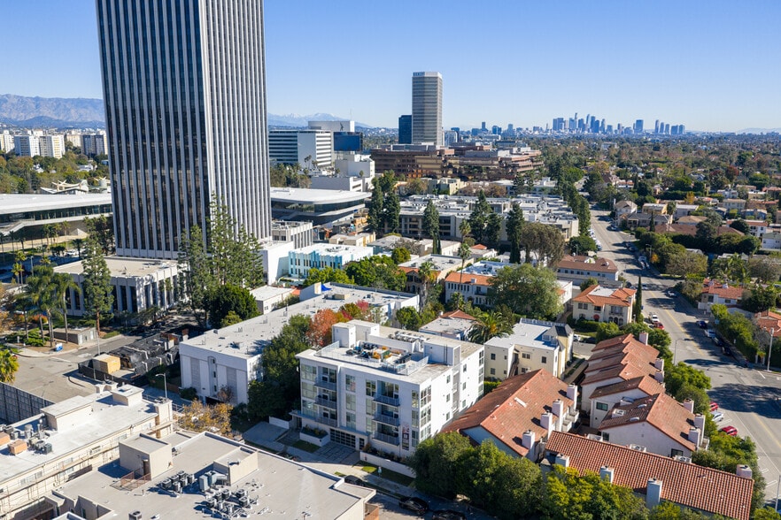 More Photos Of 738 S Ogden Dr, Los Angeles Apartments For Sale