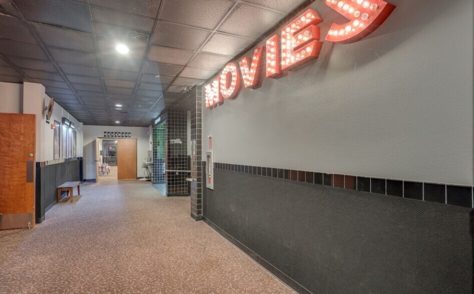 More Photos Of 1130 W Trinity Mills Rd, Carrollton General Retail For Sale