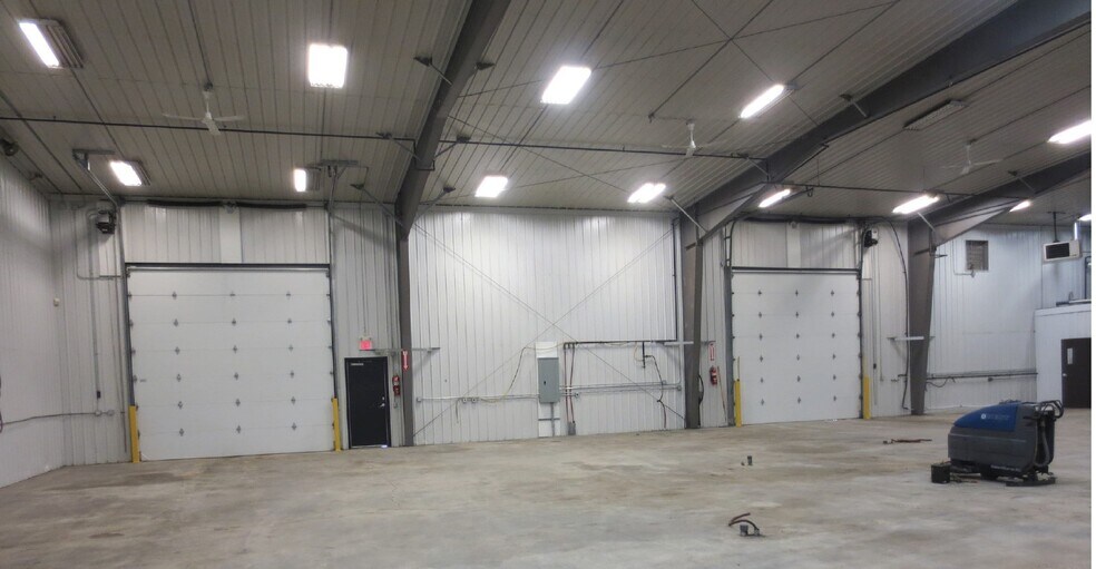 More Photos Of 86 Wheatfield Rd, Rosser Warehouse For Lease