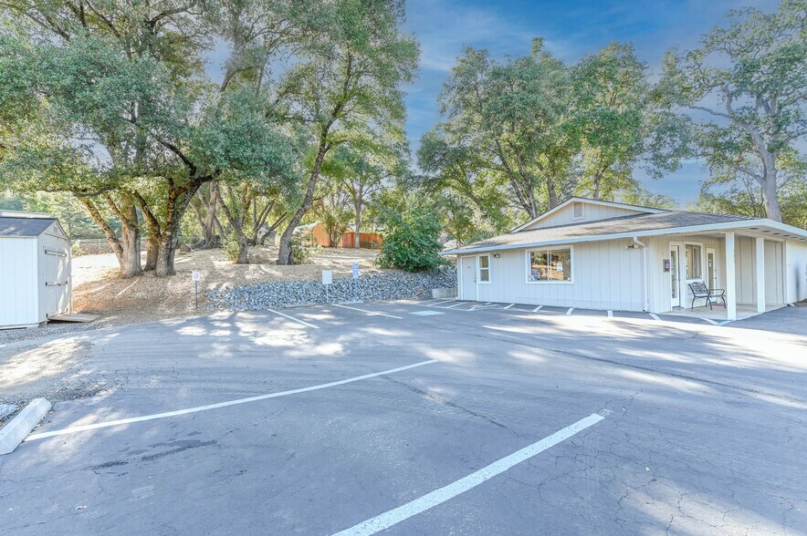 More Photos Of 382 CA-4, Murphys Office For Sale