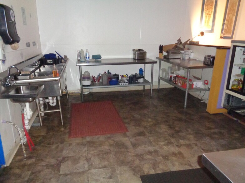 More Photos Of 3445 Woodland Ave, Kansas City General Retail For Sale